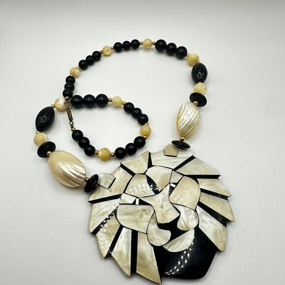 Vintage Lee Sands Leo the Lion Mother of Pearl Inlay Onyx and Quartz Necklace! - Picture 10 of 12